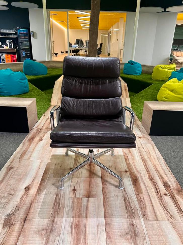 Herman Miller EA215 Soft Pad, Huis en Inrichting, Bureaustoelen, Gebruikt, Bureaustoel, Bruin, Ophalen