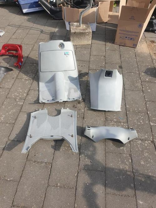 Skr 125 kappenset prijs in beschrijving, Fietsen en Brommers, Scooters | Piaggio, Zo goed als nieuw, Overige modellen, Ophalen of Verzenden