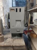 Oude telefoon uit telefooncel wandtelefoon, Telecommunicatie, Ophalen, Gebruikt