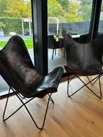 Donkerbuirne vlinderstoel met zwart frame (2 stuks), Huis en Inrichting, Stoelen, Ophalen, Twee, Bruin, Zo goed als nieuw
