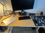 Bureau eiken/wit Bekant 140x60, Huis en Inrichting, Bureaus, Ophalen, In hoogte verstelbaar, Zo goed als nieuw, Bureau