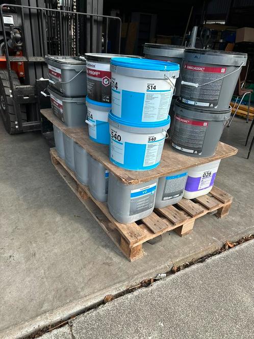 Partij vloerenlijm, fixeer, dispersielijm etc + spuitketel, Doe-het-zelf en Verbouw, Verf, Beits en Lak, Nieuw, Verf, 20 liter of meer