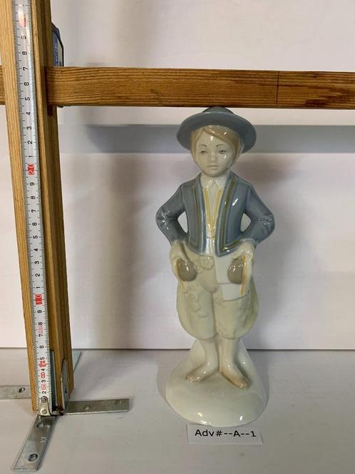 Lladro Beeldje Adv # Div A-1 24, Verzamelen, Beelden en Beeldjes, Zo goed als nieuw, Mens, Ophalen