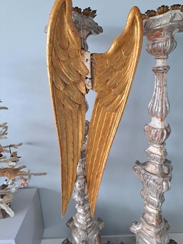 Antieke Houten Engelen Vleugels met Bladgoud beschikbaar voor biedingen