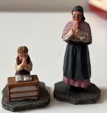 Luville 602514 Julia and grandmother praying beschikbaar voor biedingen