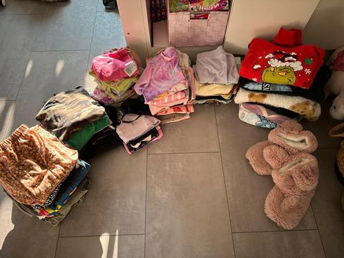 Meidjes pakket zeer uitgebreid maat 140, Kinderen en Baby's, Babykleding | Baby-kledingpakketten, Zo goed als nieuw, Ophalen of Verzenden