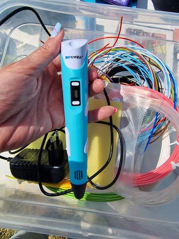 3D pen met heel veel kleuren filament beschikbaar voor biedingen