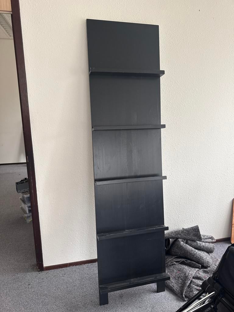 Zwarte tijdschriftenkast VT wonen met Planken, Huis en Inrichting, Woonaccessoires | Wandplanken en Boekenplanken, Ophalen, Gebruikt