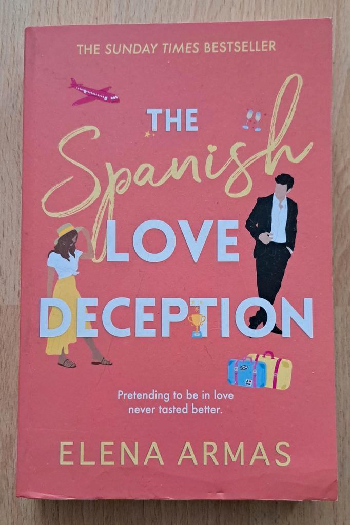 The Spanish Love Deception - Elena Armas, Boeken, Romans, Zo goed als nieuw, Europa overig, Ophalen of Verzenden