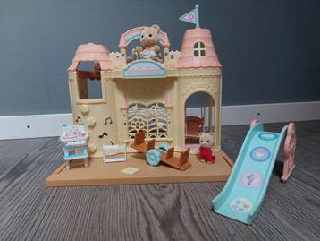 Sylvanian families crèche met accessoires  beschikbaar voor biedingen