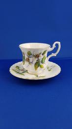 Royal Albert kop en schotel, witte bloemen. (1) 6A2, Huis en Inrichting, Keuken | Servies, Tweedehands verkoop, Tweedehands verkoop