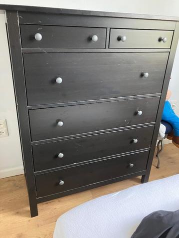 Hemnes zwarte ladenkast (opknapper) beschikbaar voor biedingen