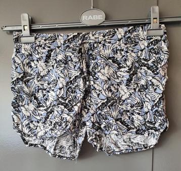 Leuk Kort Luchtig Broekje - Maat 38 - Trend One Young  beschikbaar voor biedingen