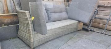 Gratis glasplaat van oude tuintafel 139 x 79 cm beschikbaar voor biedingen