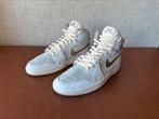 Nike Air Jordan 1 Zoom Air CMFT 2 Grey Gold * maat 44, Kleding | Heren, Schoenen, Ophalen of Verzenden, Zo goed als nieuw, Overige kleuren
