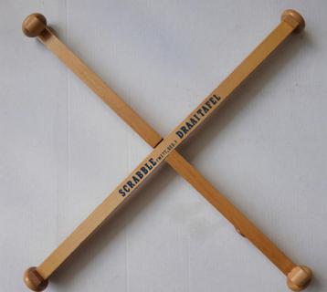 Scrabble draaitafel (nieuw € 18,00) beschikbaar voor biedingen