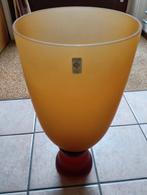 Vaas, Ophalen of Verzenden, Overige kleuren, Aardewerk of Porselein, Minder dan 50 cm