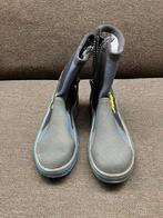Surfschoenen merk Bare, Watersport en Boten, Duiken, Ophalen of Verzenden, Zo goed als nieuw, Zwem- of Duikvliezen
