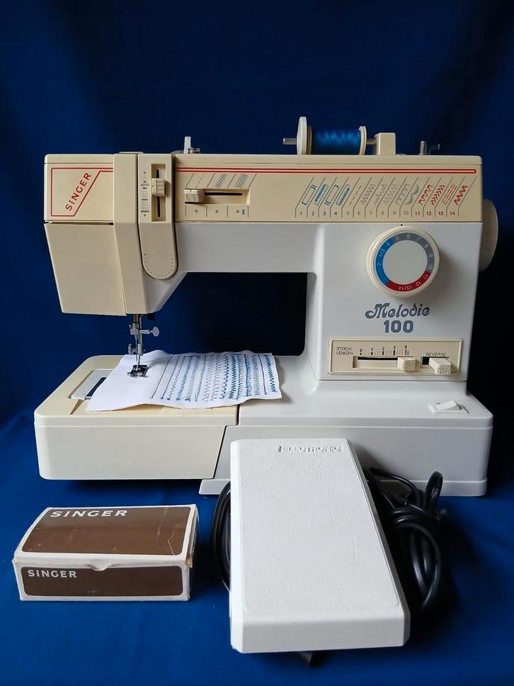 Singer Melodie 100 Naaimachine, Hobby en Vrije tijd, Naaimachines en Toebehoren, Gebruikt, Naaimachine, Singer, Ophalen of Verzenden