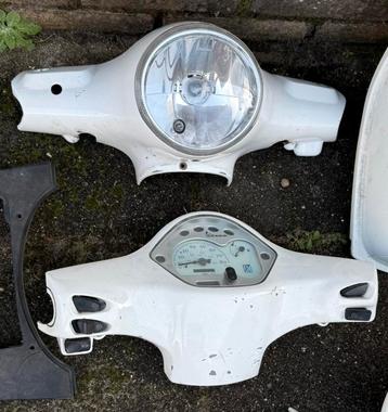 Vespa LX stuurkappen - koplamp - teller beschikbaar voor biedingen