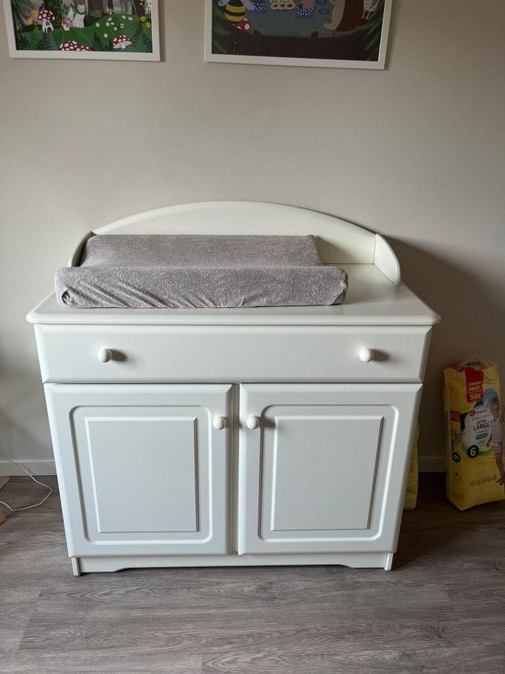 Commode (gratis), Kinderen en Baby's, Kinderkamer | Commodes en Kasten, Gebruikt, Commode, Minder dan 90 cm, 100 cm of meer, 50 tot 70 cm