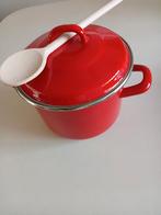 Nieuwe rode emaille pan met pollepel, Huis en Inrichting, Ophalen of Verzenden, Nieuw, Overige materialen