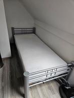 Bed met elektrische bodem extra groot 90x220!, Huis en Inrichting, Slaapkamer | Bedden, Zo goed als nieuw, Ophalen