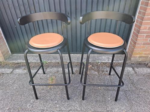 2 mooie antracietkleurige IKEA type YNGVAR barkrukken, Huis en Inrichting, Barkrukken, Gebruikt, 60 tot 90 cm, Hout, Metaal, 2 krukken
