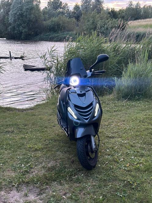 Piaggio zip 2020, Fietsen en Brommers, Scooters | Piaggio, Zo goed als nieuw, Zip, Ophalen