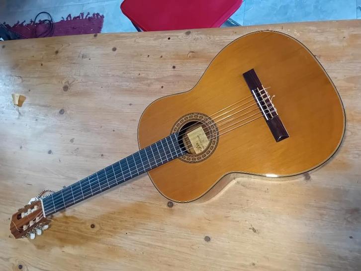 Spaanse concertgitaar Aria, Muziek en Instrumenten, Snaarinstrumenten | Gitaren | Akoestisch, Gebruikt, Klassieke of Spaanse gitaar