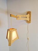 Vintage grenen wandlamp plexiglas scharnier lamp ’70 Denmark, Huis en Inrichting, Lampen | Wandlampen, Gebruikt, Ophalen of Verzenden