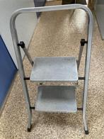 Keuken trapje 2 treden, Doe-het-zelf en Verbouw, Ladders en Trappen, Ophalen, Trap, Zo goed als nieuw, Opvouwbaar of Inschuifbaar