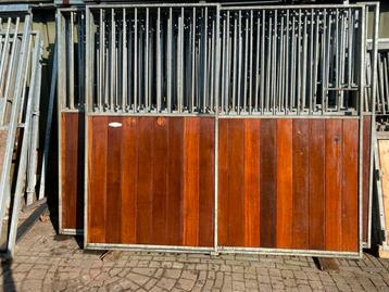 3x Voorwand 3x tussenwand paardenbox stalwand  beschikbaar voor biedingen