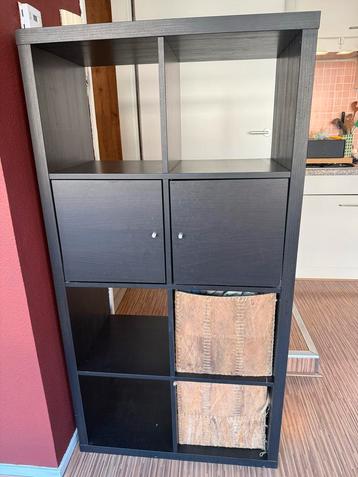 IKEA Kast met deurtjes en manden beschikbaar voor biedingen
