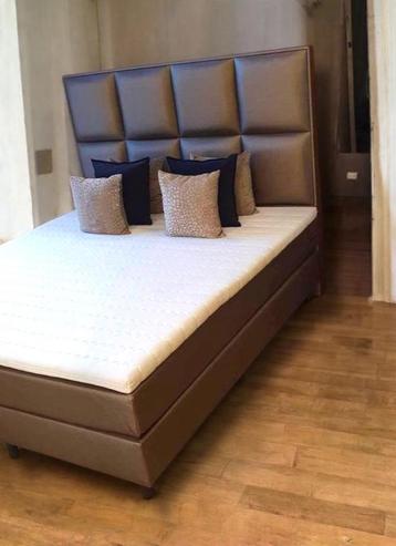 Te koop hotel design boxspring bed Eric Kuster stijl beschikbaar voor biedingen