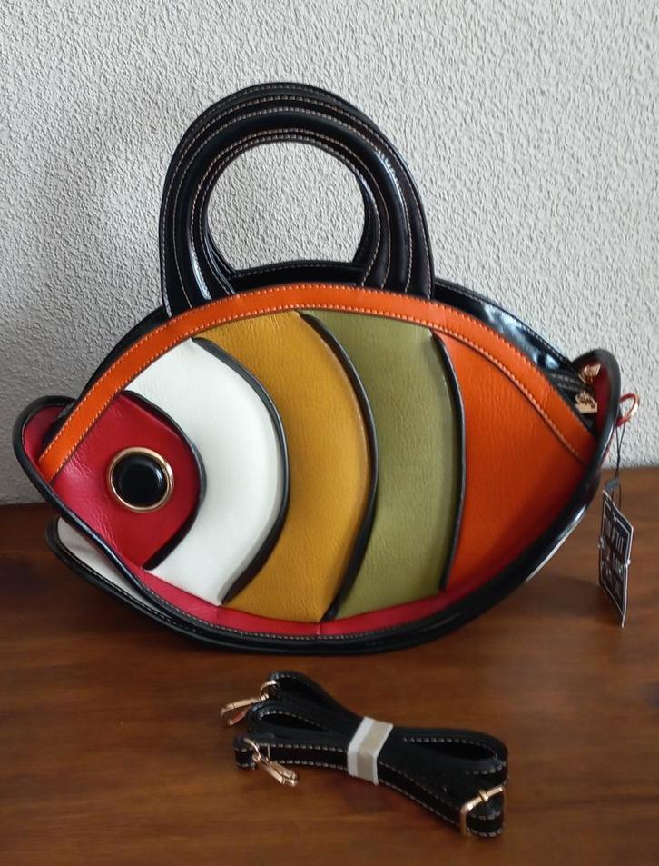 Aparte en Trendy schoudertas uit Parijs. NIEUW!, Sieraden, Tassen en Uiterlijk, Tassen | Damestassen, Nieuw, Ophalen of Verzenden