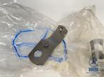NOS bevestigingsbeugel middenarmsteun Mercedes W123 W126, Auto-onderdelen, -, Nieuw, Ophalen of Verzenden, -