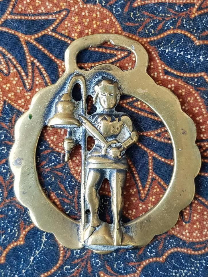 Zeldzaam antiek ridder kleppermannetje uit Engeland 9,8 cm., Antiek en Kunst, Antiek | Koper en Brons, Koper, Ophalen of Verzenden