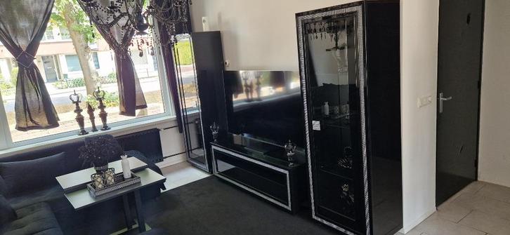 2x vitrine kast, tv meubel, dressoir, hoogglans zwart, Huis en Inrichting, Kasten | Vitrinekasten, Zo goed als nieuw, 200 cm of meer