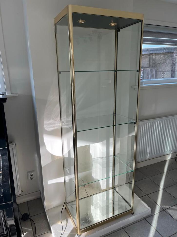 Glazen vitrinekast met messing omranding - 178x61x39cm, Huis en Inrichting, Kasten | Vitrinekasten, Gebruikt, 150 tot 200 cm, 50 tot 100 cm