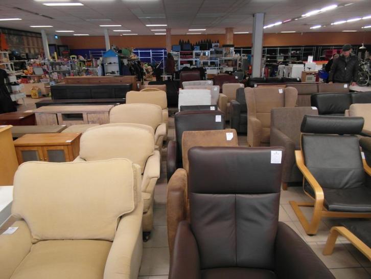 Stoelen banken, kastjes en dressoirs 2switchonline, Huis en Inrichting, Stoelen, Gebruikt, Bruin, Ophalen