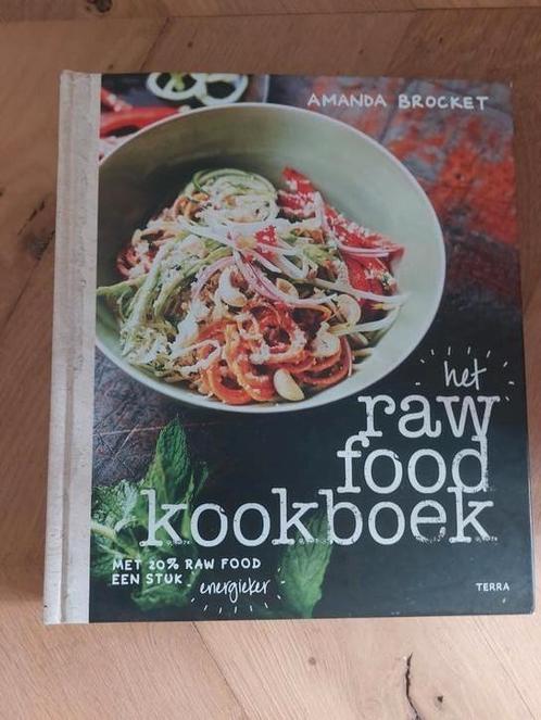Amanda Brocket - Het raw food kookboek, Boeken, Kookboeken, Zo goed als nieuw, Hoofdgerechten, Ophalen of Verzenden