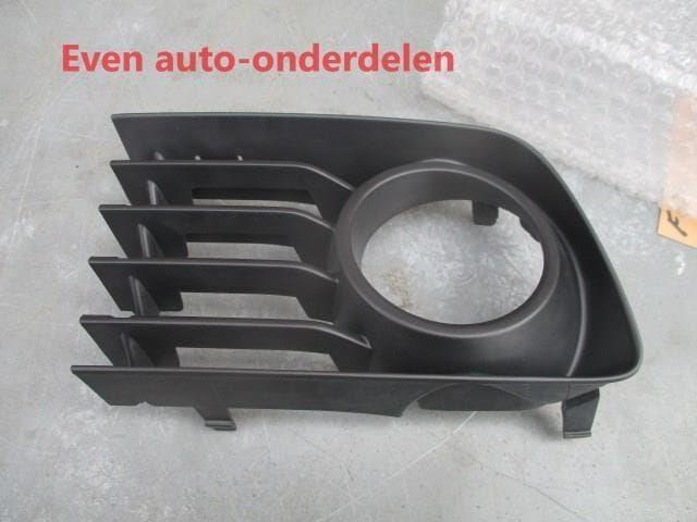 linker en rechter mistlamp in bumper grille frame prius 2, Auto-onderdelen, Verlichting, Toyota, Nieuw, Ophalen of Verzenden