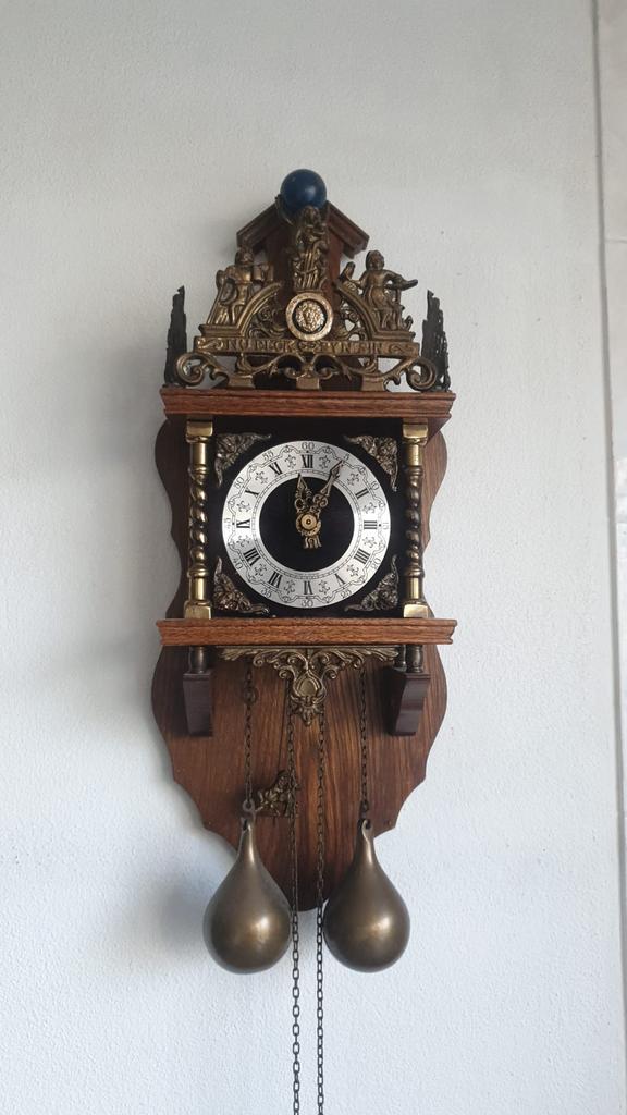 Prachtige antieke Nederlandse wandklok, Antiek en Kunst, Antiek | Klokken, Ophalen of Verzenden