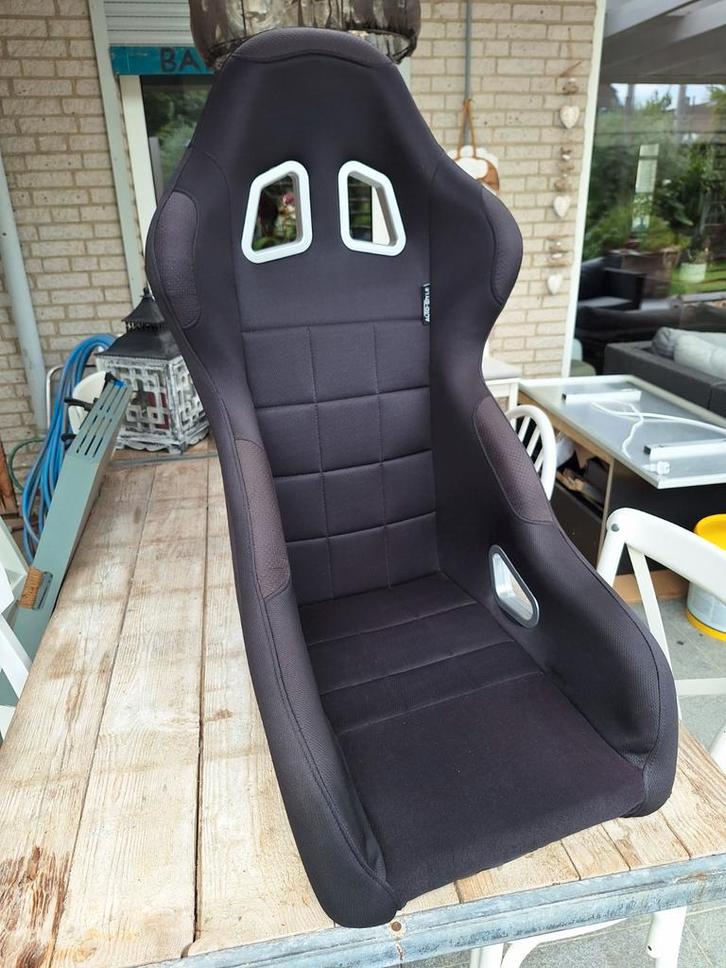 Zwarte racestoel in goede staat, Auto diversen, Autosport-onderdelen, Zo goed als nieuw, Ophalen