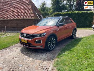 Volkswagen T-Roc 1.5 TSI Sport- R LINE- Leer-Navi-Pano-Virtu beschikbaar voor biedingen