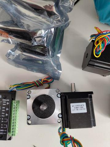 Nema23 stappen motor en drivers. beschikbaar voor biedingen