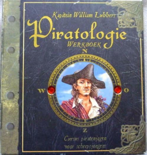 Piratologie Werkboek/cursus piratenjagen voorscheepsjongens*, Boeken, Kinderboeken | Jeugd | 13 jaar en ouder, Zo goed als nieuw