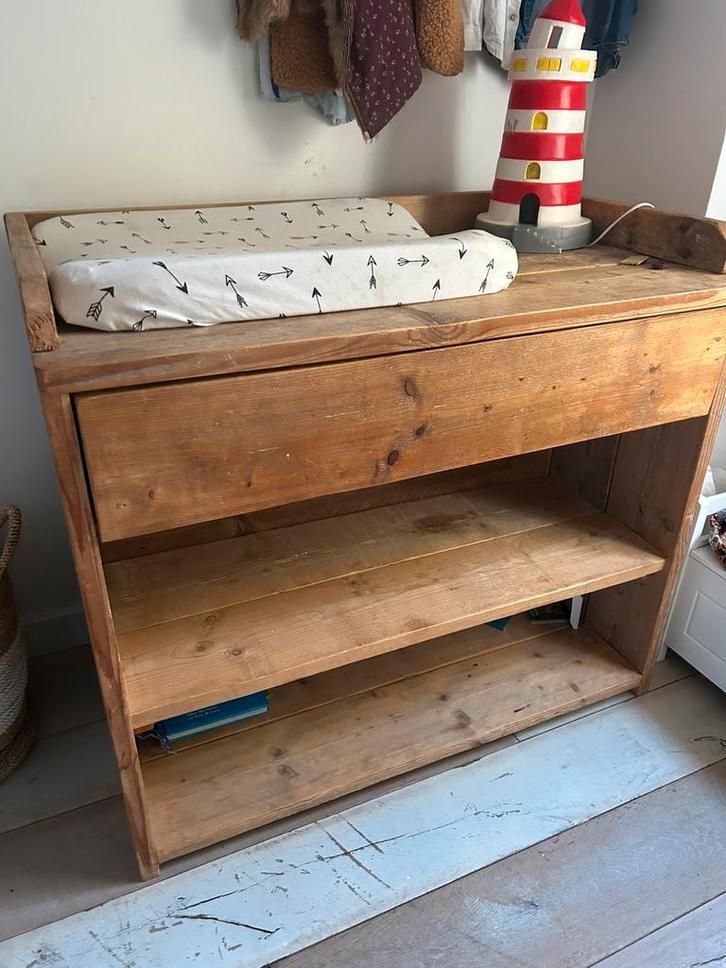 Steigerhouten commode ! Stevig en stoer, Kinderen en Baby's, Kinderkamer | Commodes en Kasten, Zo goed als nieuw, 90 tot 105 cm