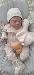 Reborn baby FREYA van Tina Kewy, Verzamelen, Ophalen of Verzenden, Zo goed als nieuw, Babypop